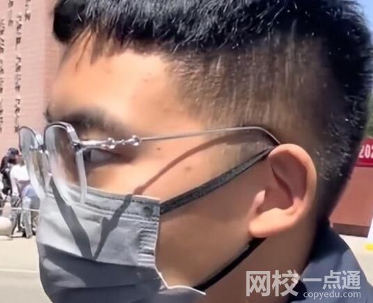 第一位出來的考生大喊勇士總冠軍 究竟是怎么回事？