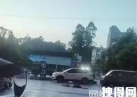 疑女子跳樓砸中路人:2具遺體被拉走 為什么跳樓自殺？
