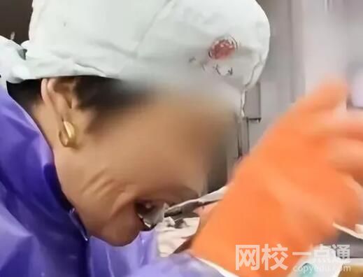 水產(chǎn)加工廠員工用牙給生魚剝皮 原因竟是這樣簡(jiǎn)直太崩潰了