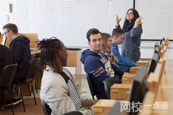 廣東外語外貿(mào)大學(xué)南國商學(xué)院2024錄取分數(shù)線(專業(yè)最低分數(shù)線及位次排名)