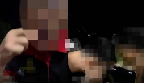主播為博眼球直播活吞牛蛙被行拘 實在太無語了