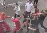 新郎接親被追打是習俗?當地辟謠 為什么引爭議？