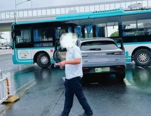 用戶試乘問界M5出事故受傷 實在太意外了