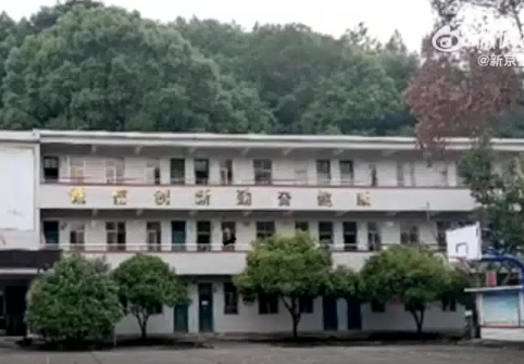 湖南一小學因招不到生關閉?校長回應 為什么人這么少？