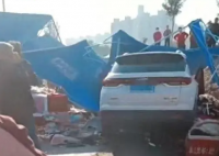 司機突發(fā)疾病致車輛失控 造成3死7傷 實在太悲劇了