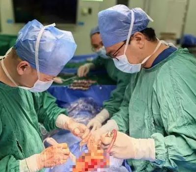農民工遭樹枝橫向貫穿胸腔后強行拔出 究竟是怎么回事？