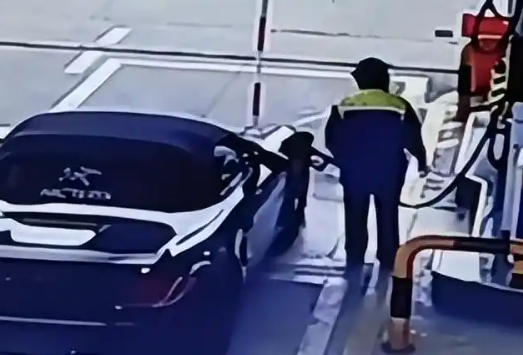 加油后逃單的保時(shí)捷男司機(jī)落網(wǎng)了 為什么逃單？