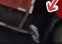路人看到貨車里現疑似人腳嚇得報警 到底是什么情況？