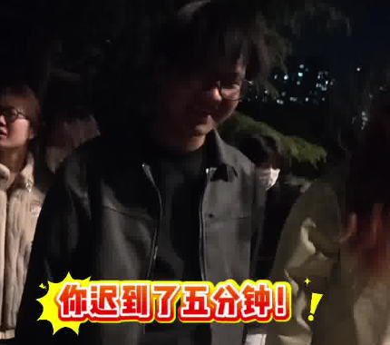 老板出攤晚到5分鐘被顧客“批評” 為什么引熱議？