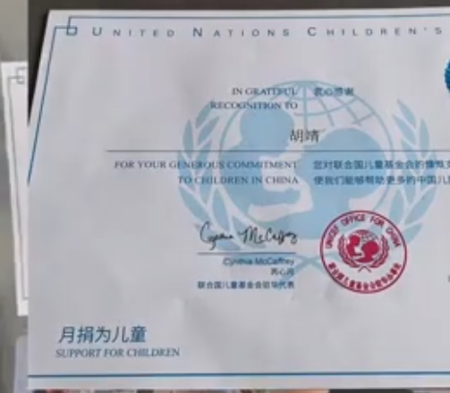 一家三口被撞后 老人發現兒子秘密 實在太悲劇了