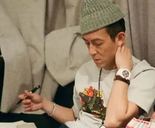 陳冠希經紀人回應飛機爭執 究竟是怎么回事？