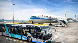 旅客擺渡車內暈倒有人破窗 機場通報 實在太讓人后怕
